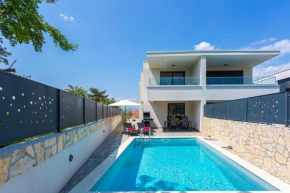 Villa LARUS with private pool
